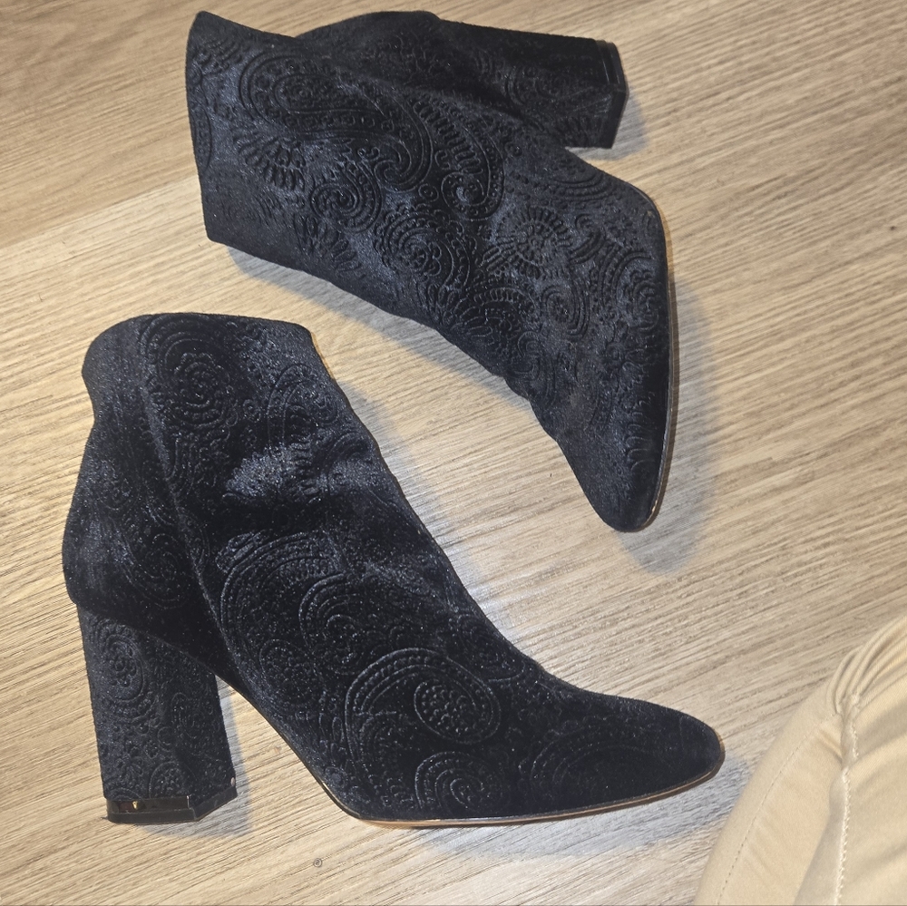 Who What Wear Velvet Ankle Boots Paisley Embossed Size 11